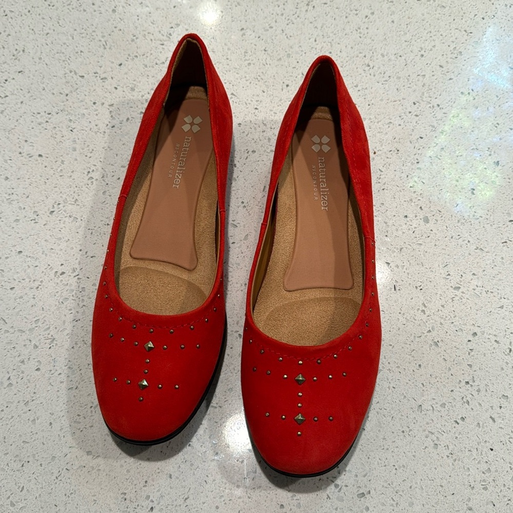 Naturalizer suede flats